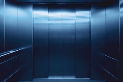 Противодымная защита лифтов в коммерческих зданиях